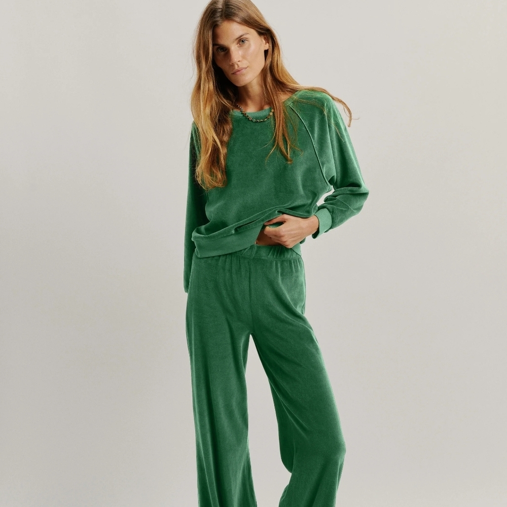 Suzi Kondi Green Velour Track Pants & Joggers - Picture 2 of 13